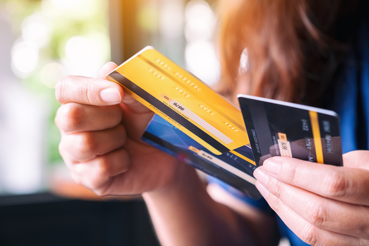 credit-cards-held-web-edit